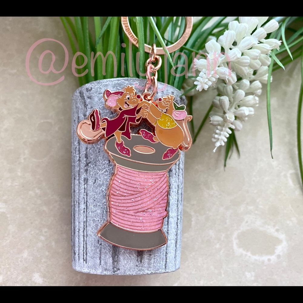 Cinderella✨Jaq and Gus Gus✨Keychain - Picture 4 of 7